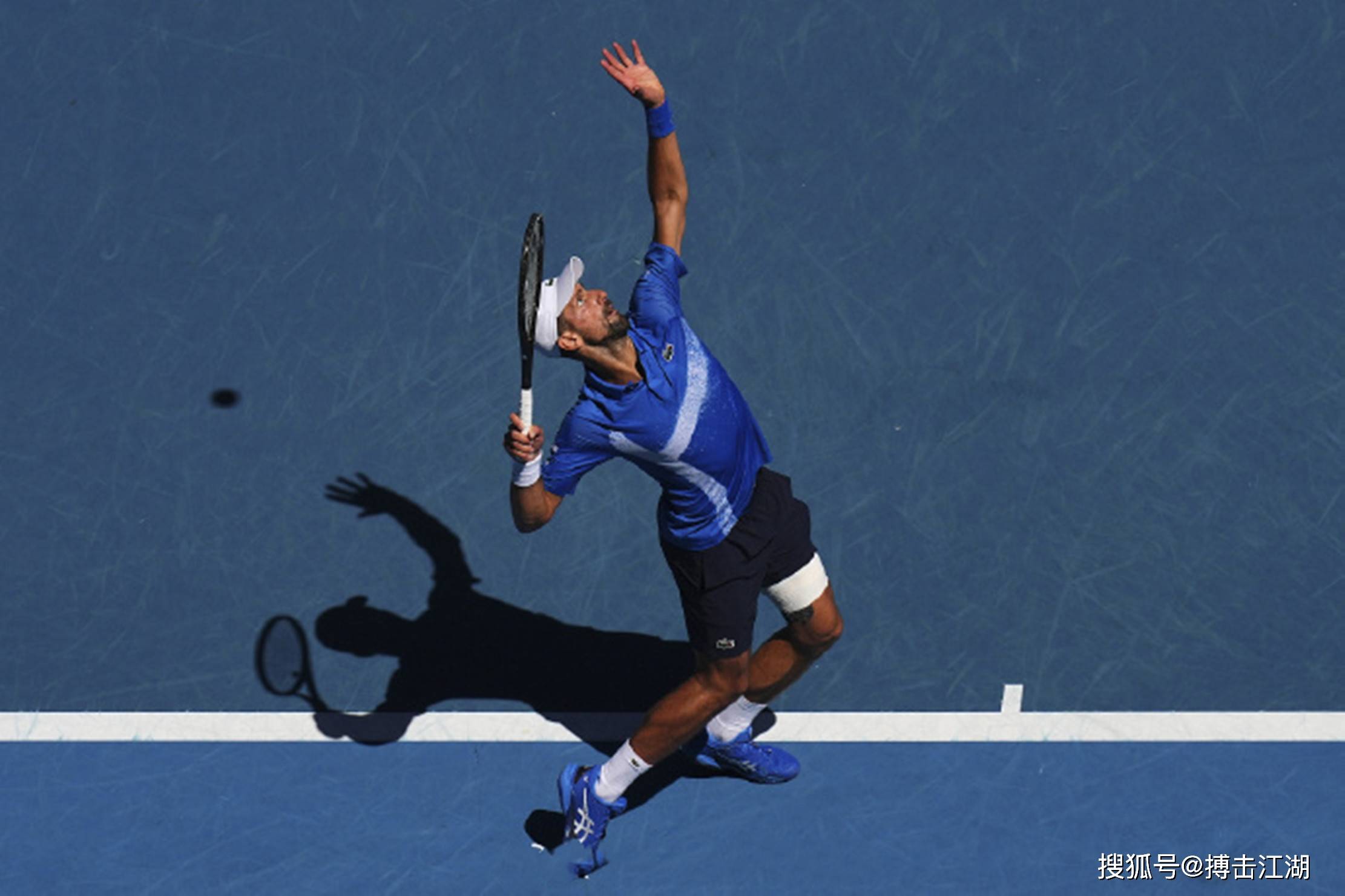 米兰体育app-关于意大利网球队鏖战英国网球队，德约科维奇惊艳世界的信息