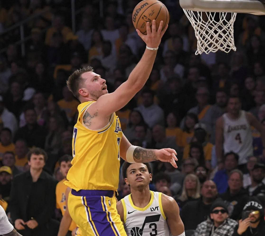 塞尔维亚男篮鏖战爵士，东契奇绝境逆转