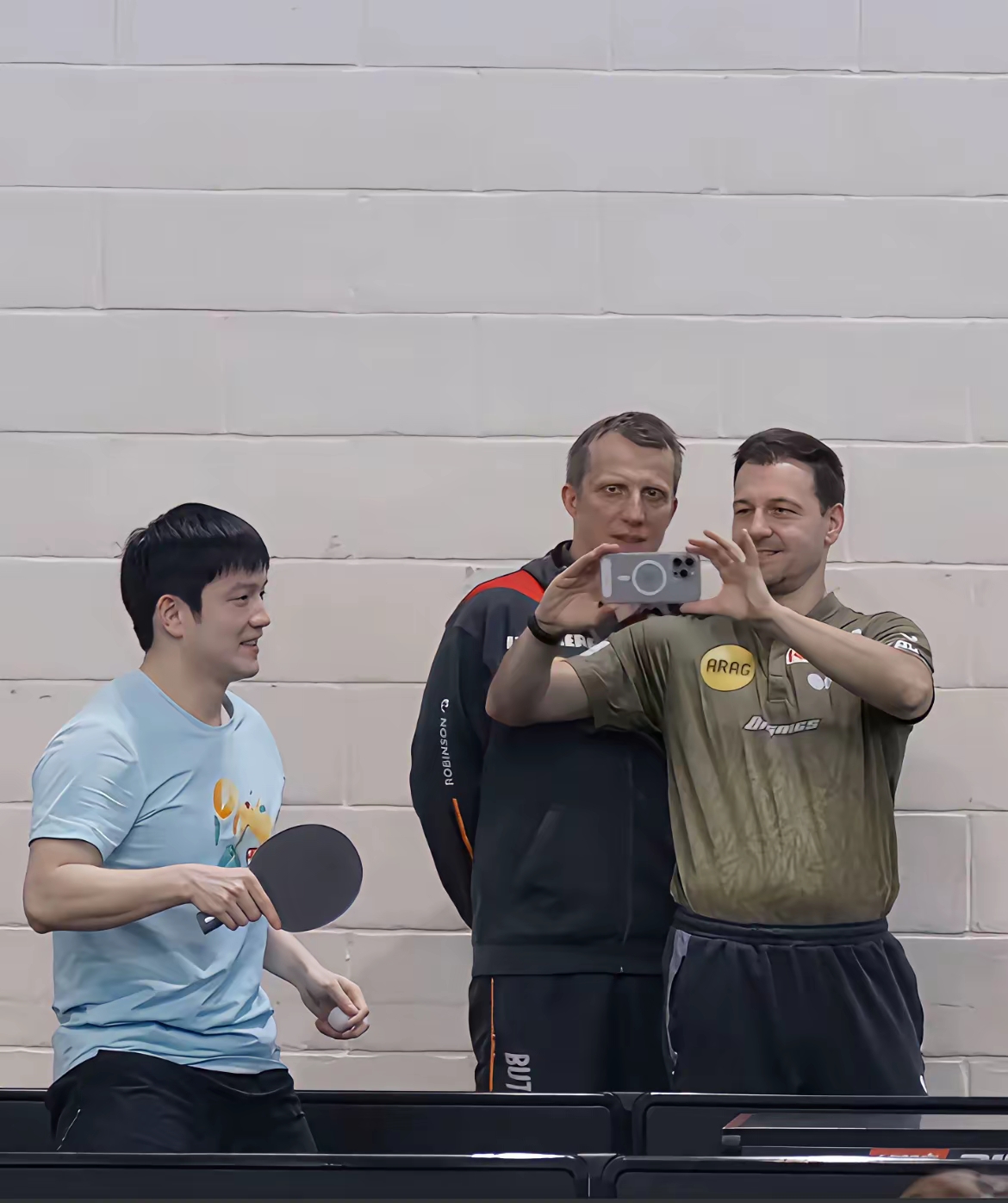 关于中国乒乓球队逆转比利时乒乓球队，波尔惊艳世界的信息