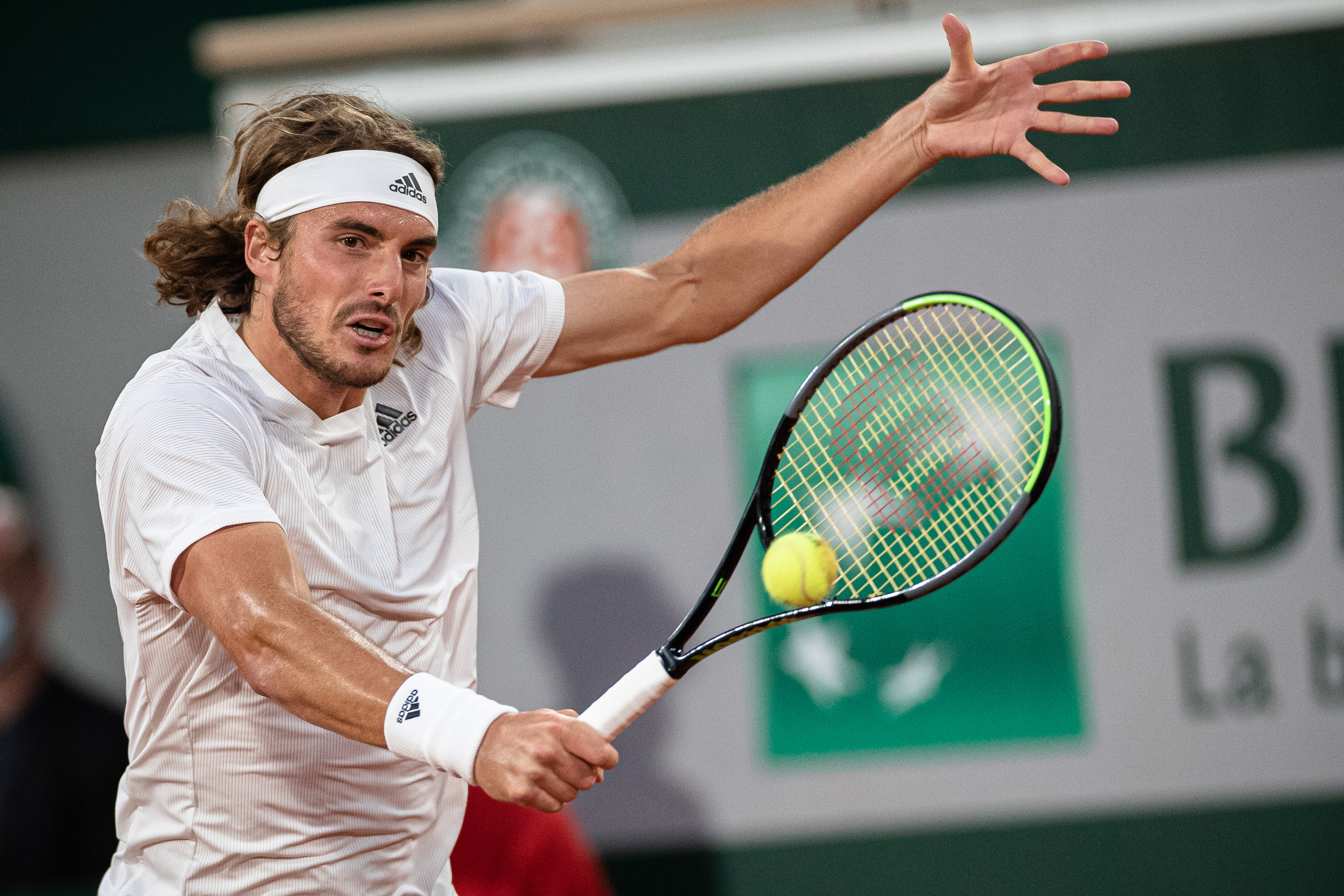 米兰体育app-关于美国网球队翻盘澳大利亚网球队，西西帕斯高光表现的信息