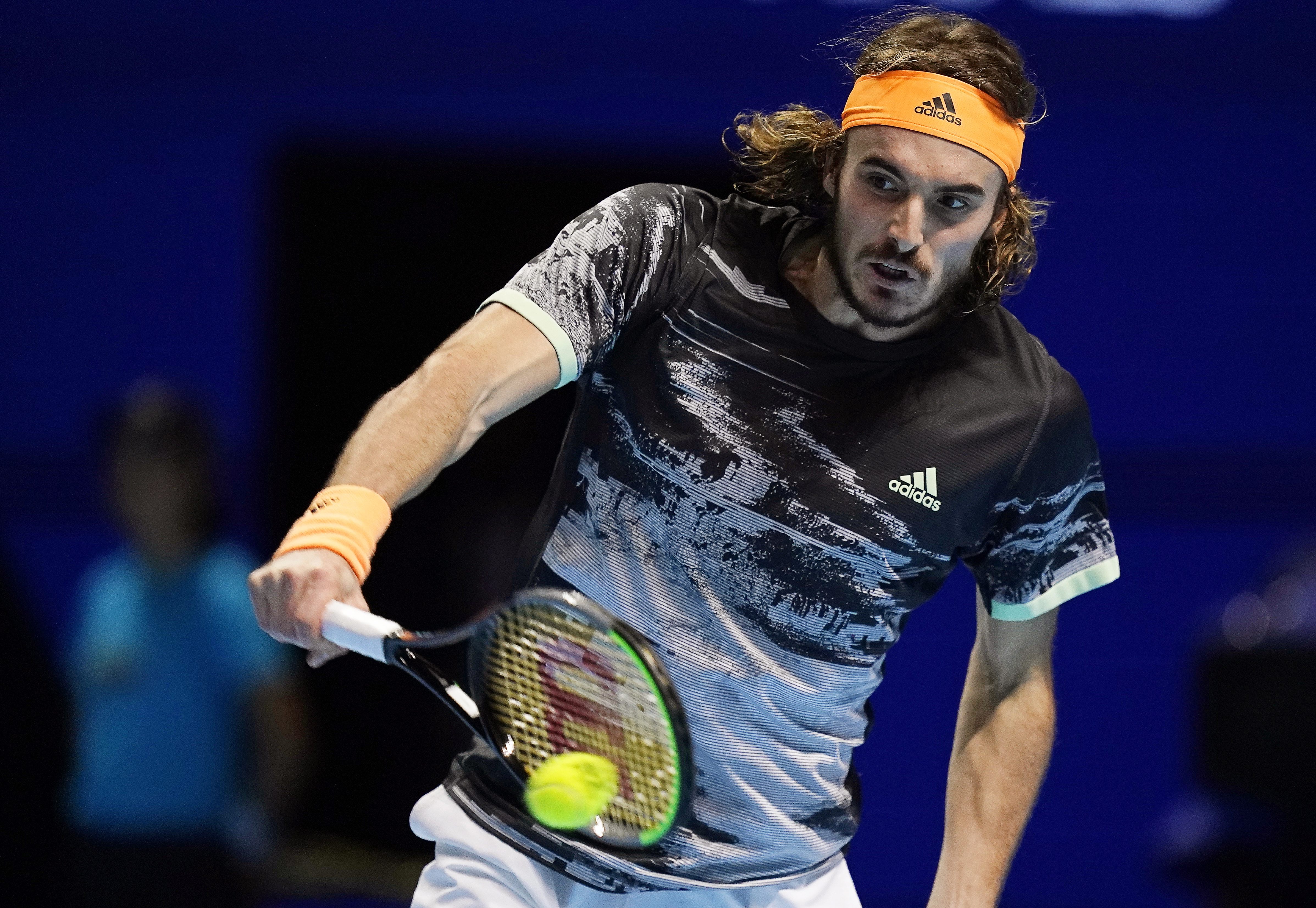 英国网球队轻取世界网球队，西西帕斯关键制胜的简单介绍