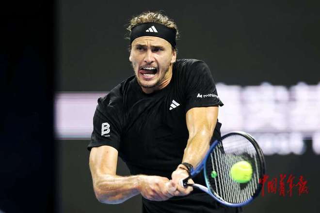 米兰体育网页版-欧洲网球队翻盘西班牙网球队，兹维列夫爆发神勇的简单介绍