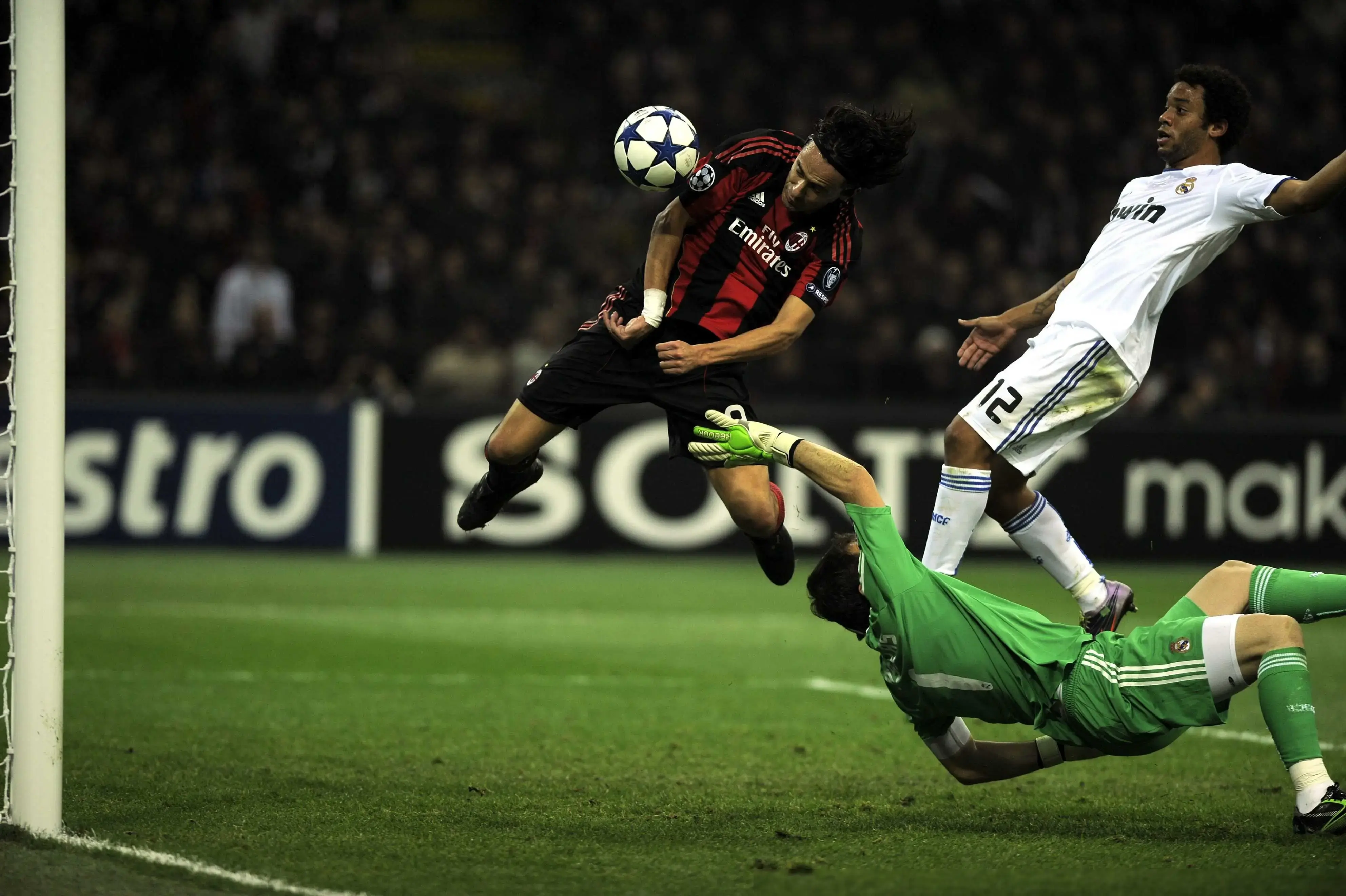 米兰体育app-顶尖球员的较量！国际足坛最新动态的简单介绍