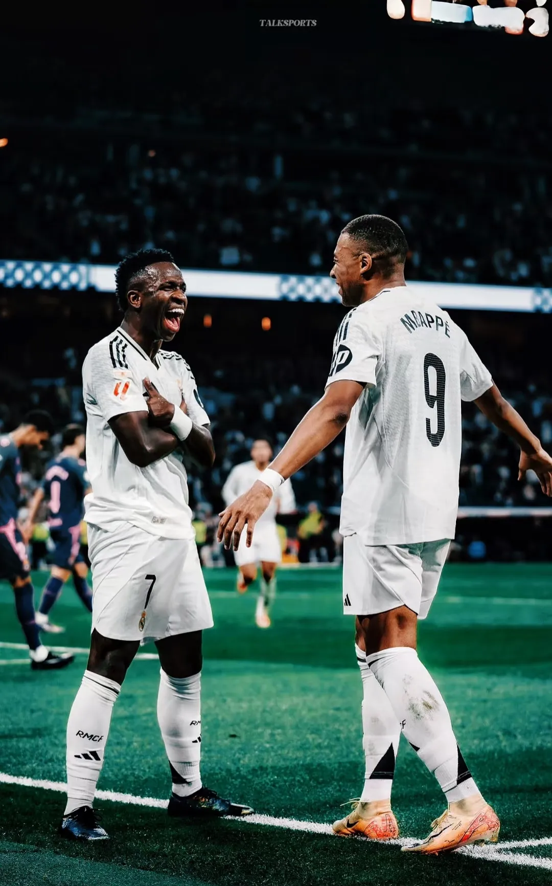 顶尖球员的较量！国际足坛最新动态的简单介绍