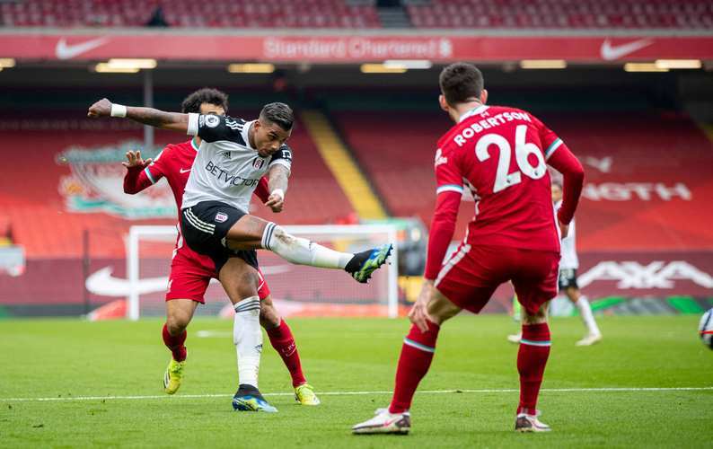 包含富勒姆客场输给阿斯顿维拉，0-3惨败的词条