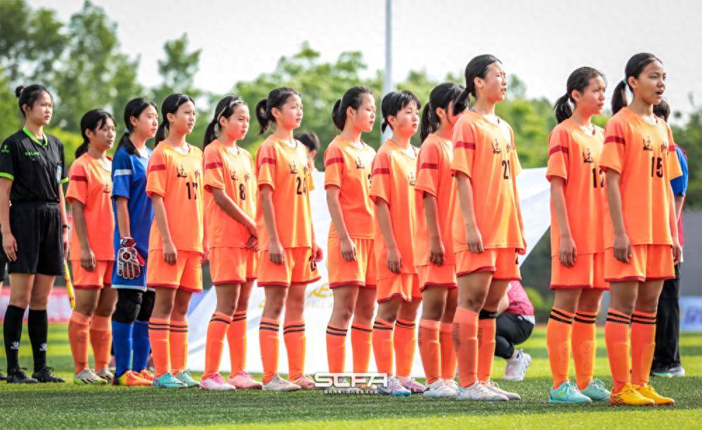 米兰体育下载-比赛中球队挑战强手,展现拼搏精神的简单介绍