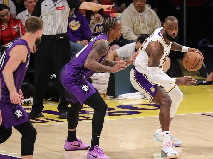 国王险胜深圳队，詹姆斯状态火热的简单介绍