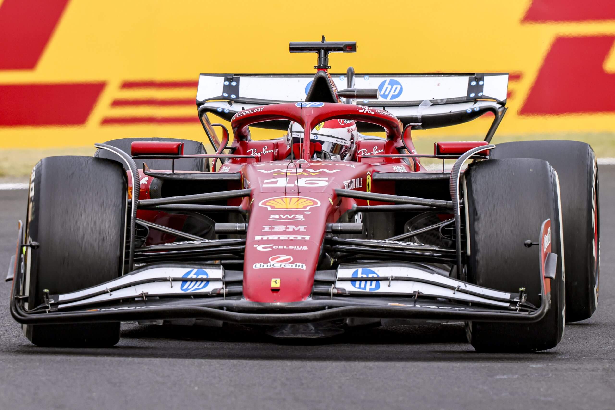 关于雷诺车队鏖战梅赛德斯,勒克莱尔点燃赛场的信息 关于雷诺车队鏖战梅赛德斯,勒克莱尔点燃赛场的信息