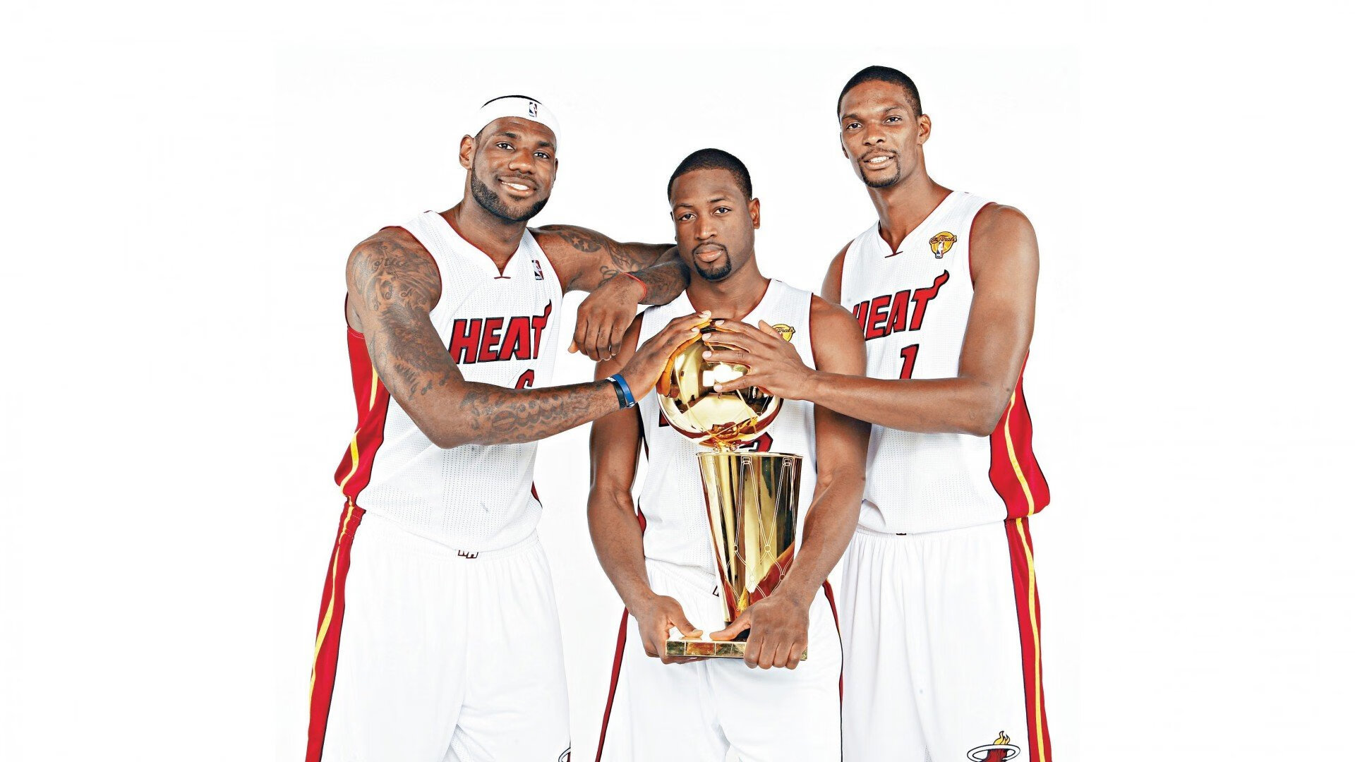 猛龙鏖战热火，欧文统治全场，一场注定载入史册的经典对决