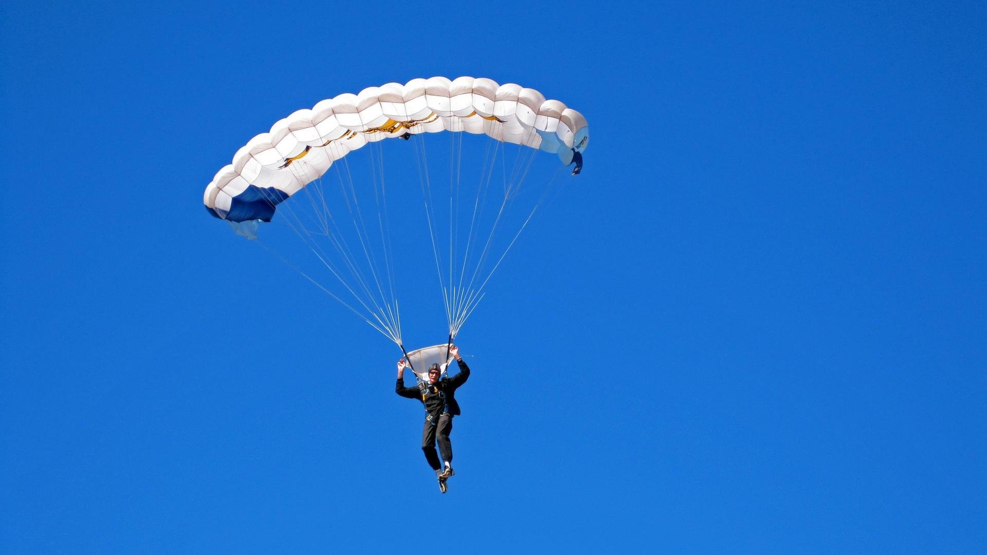 德罗赞无人可挡,北京队主场轻取深圳队
